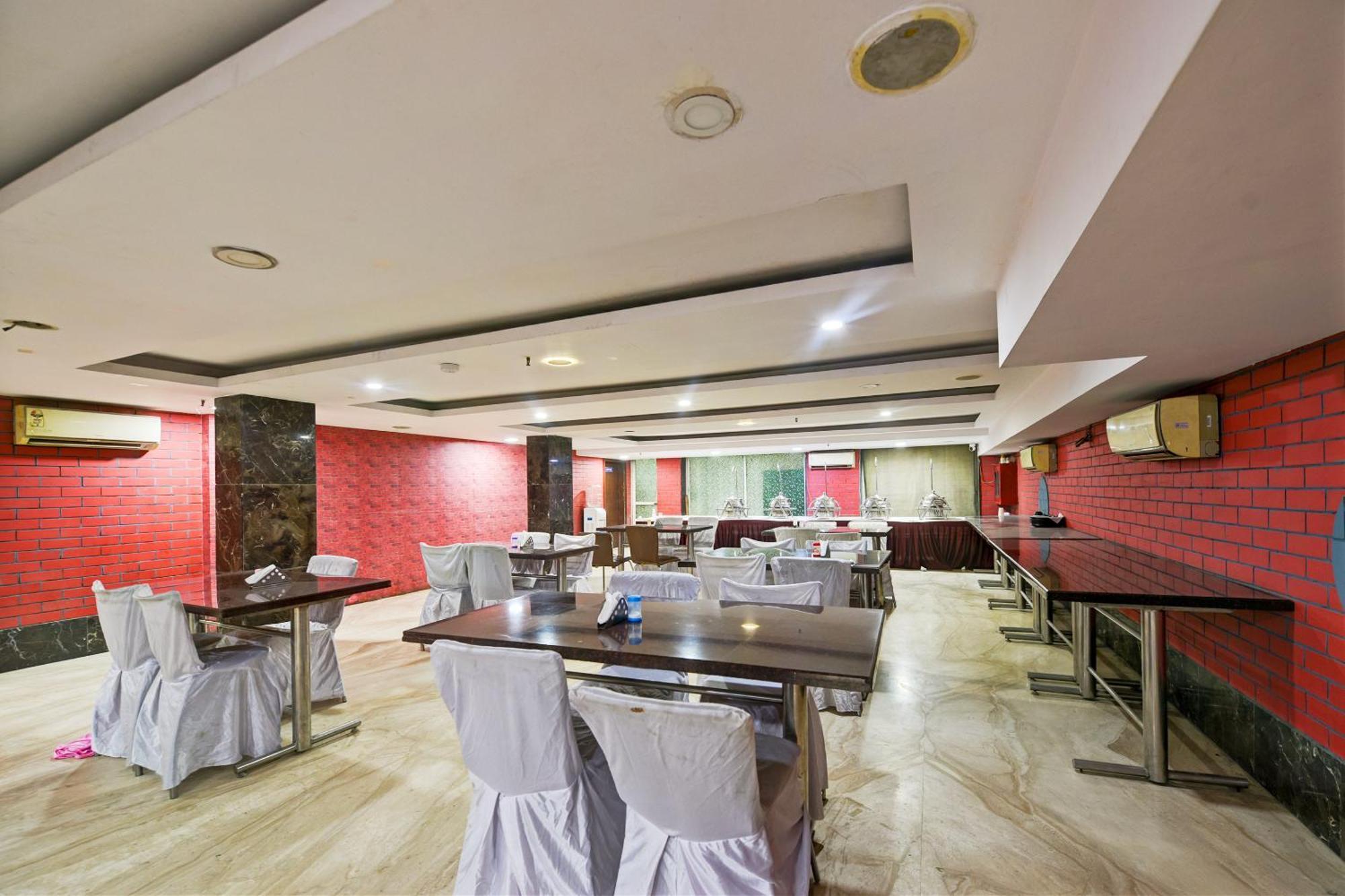 Staybook South Delhi Нью-Дели Экстерьер фото