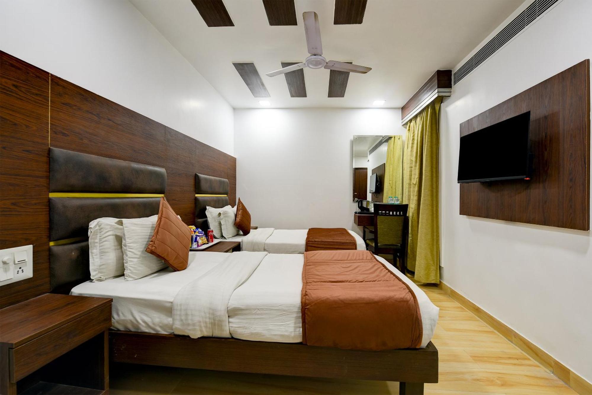 Staybook South Delhi Нью-Дели Экстерьер фото