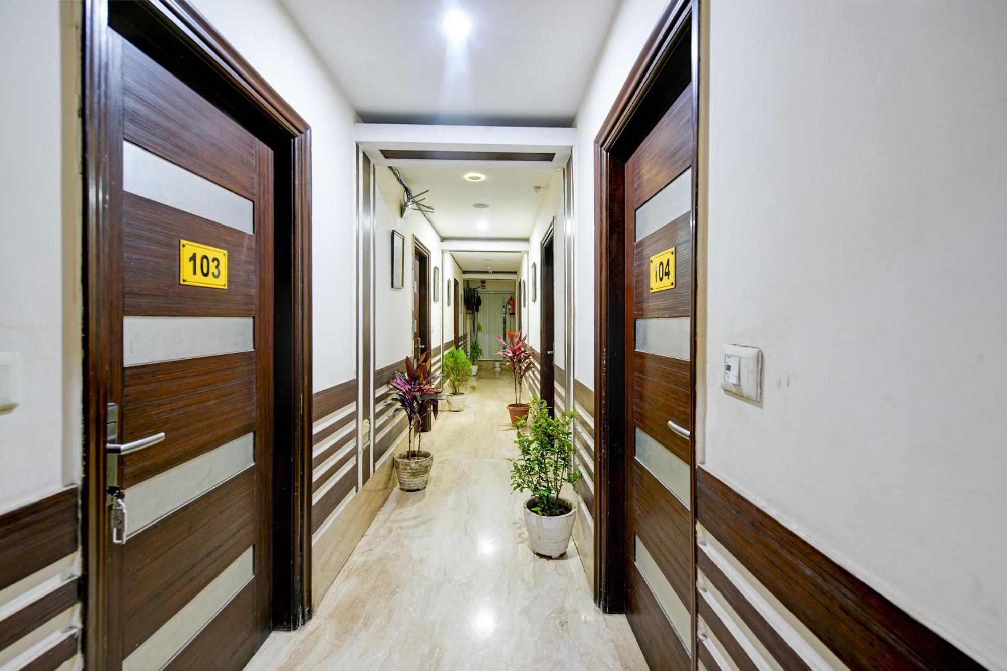 Staybook South Delhi Нью-Дели Экстерьер фото