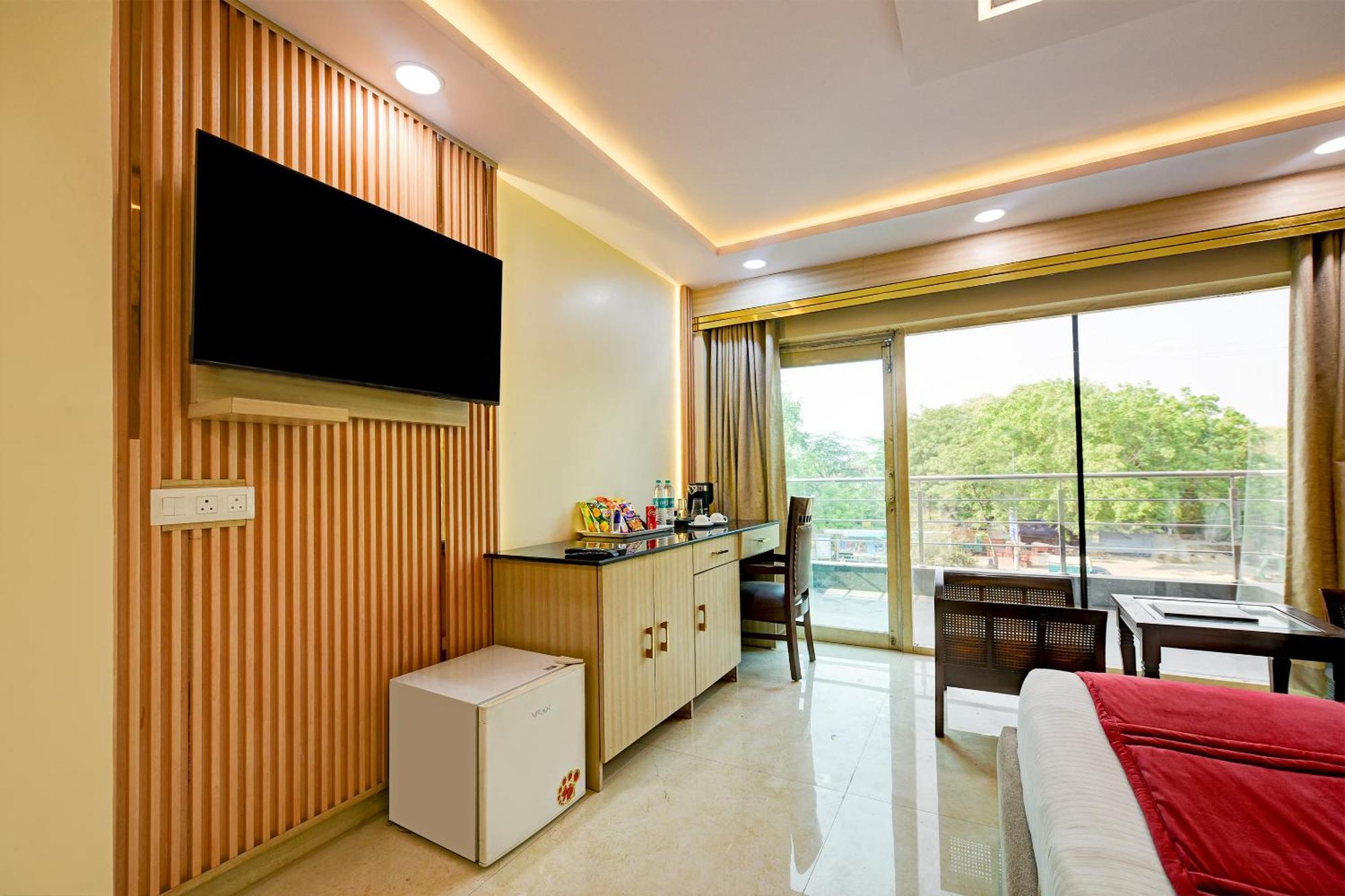 Staybook South Delhi Нью-Дели Экстерьер фото