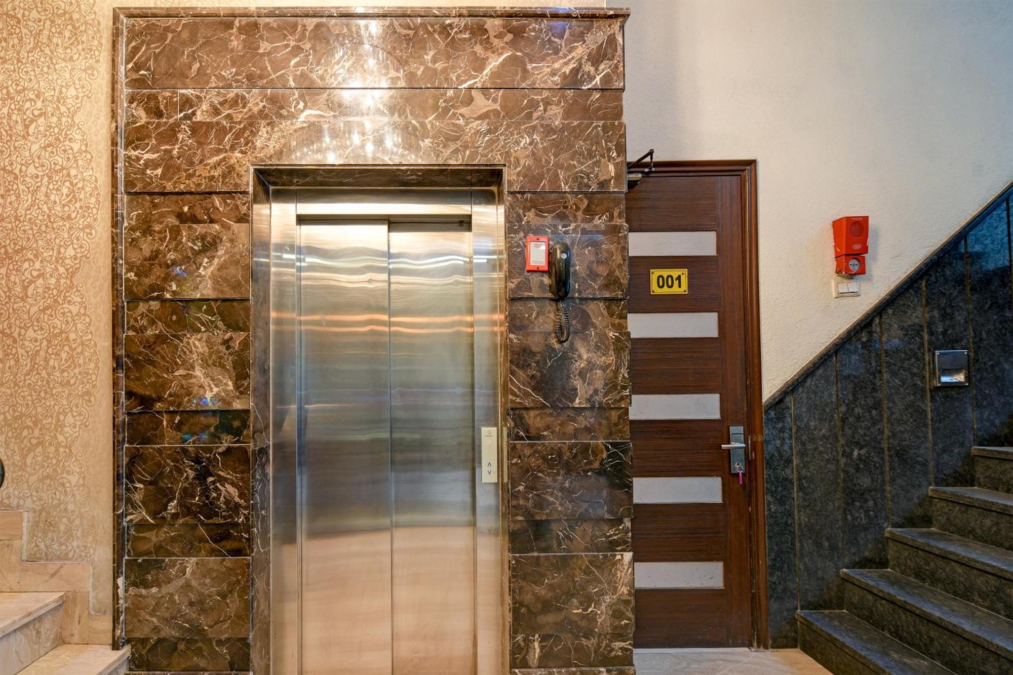 Staybook South Delhi Нью-Дели Экстерьер фото