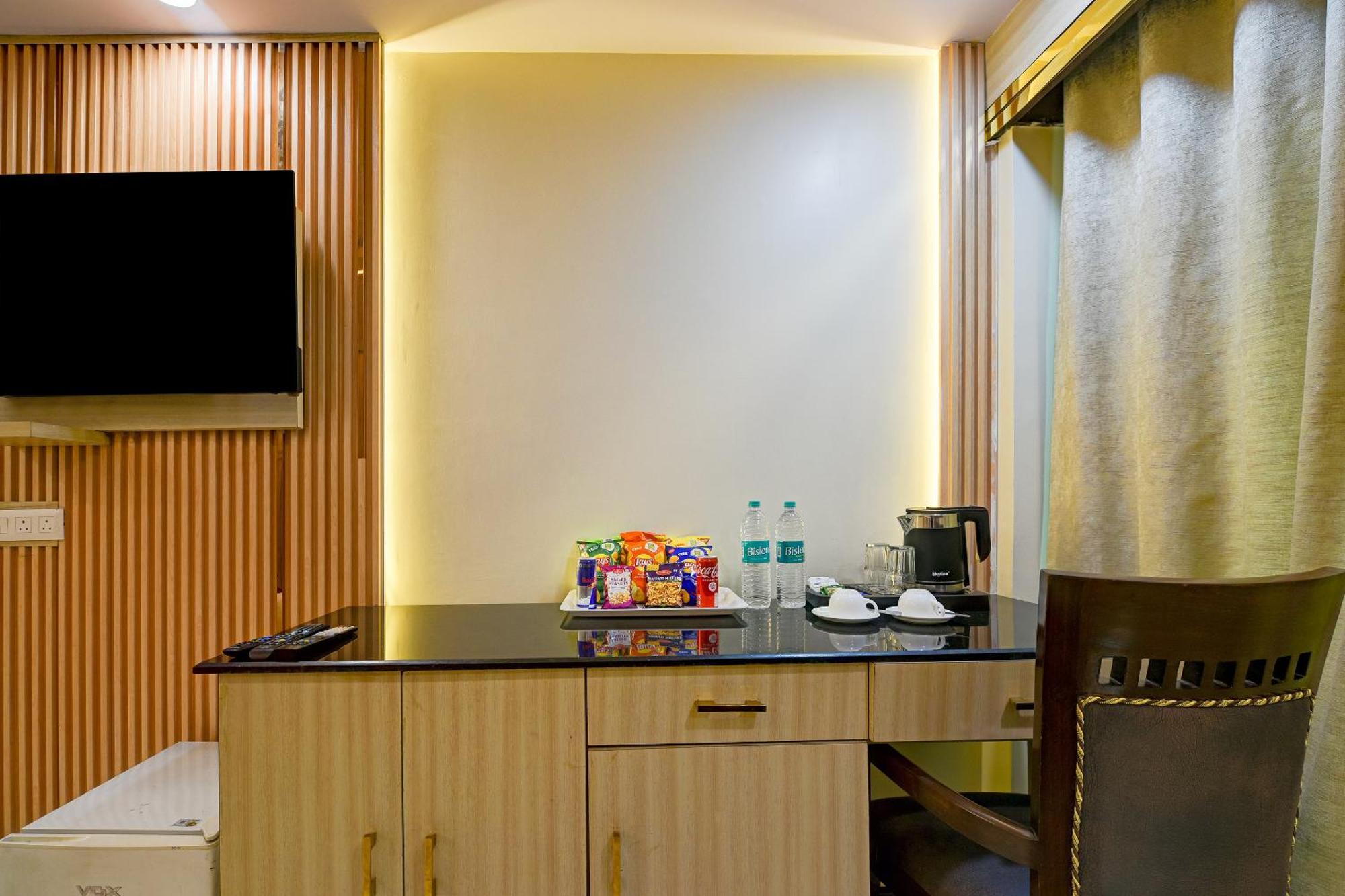 Staybook South Delhi Нью-Дели Экстерьер фото