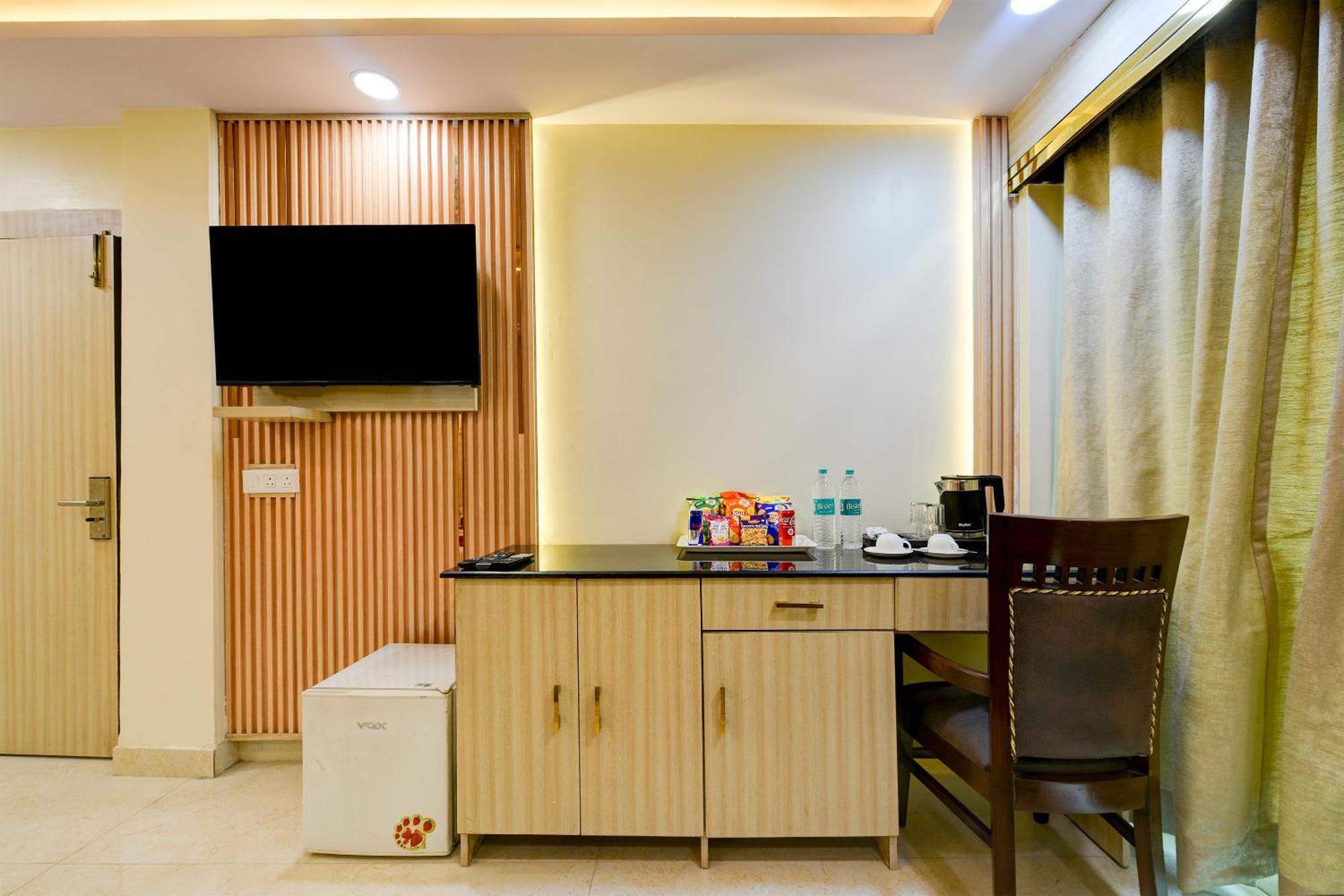 Staybook South Delhi Нью-Дели Экстерьер фото