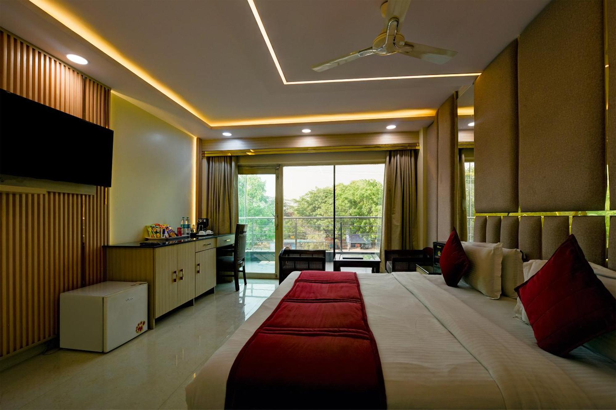 Staybook South Delhi Нью-Дели Экстерьер фото