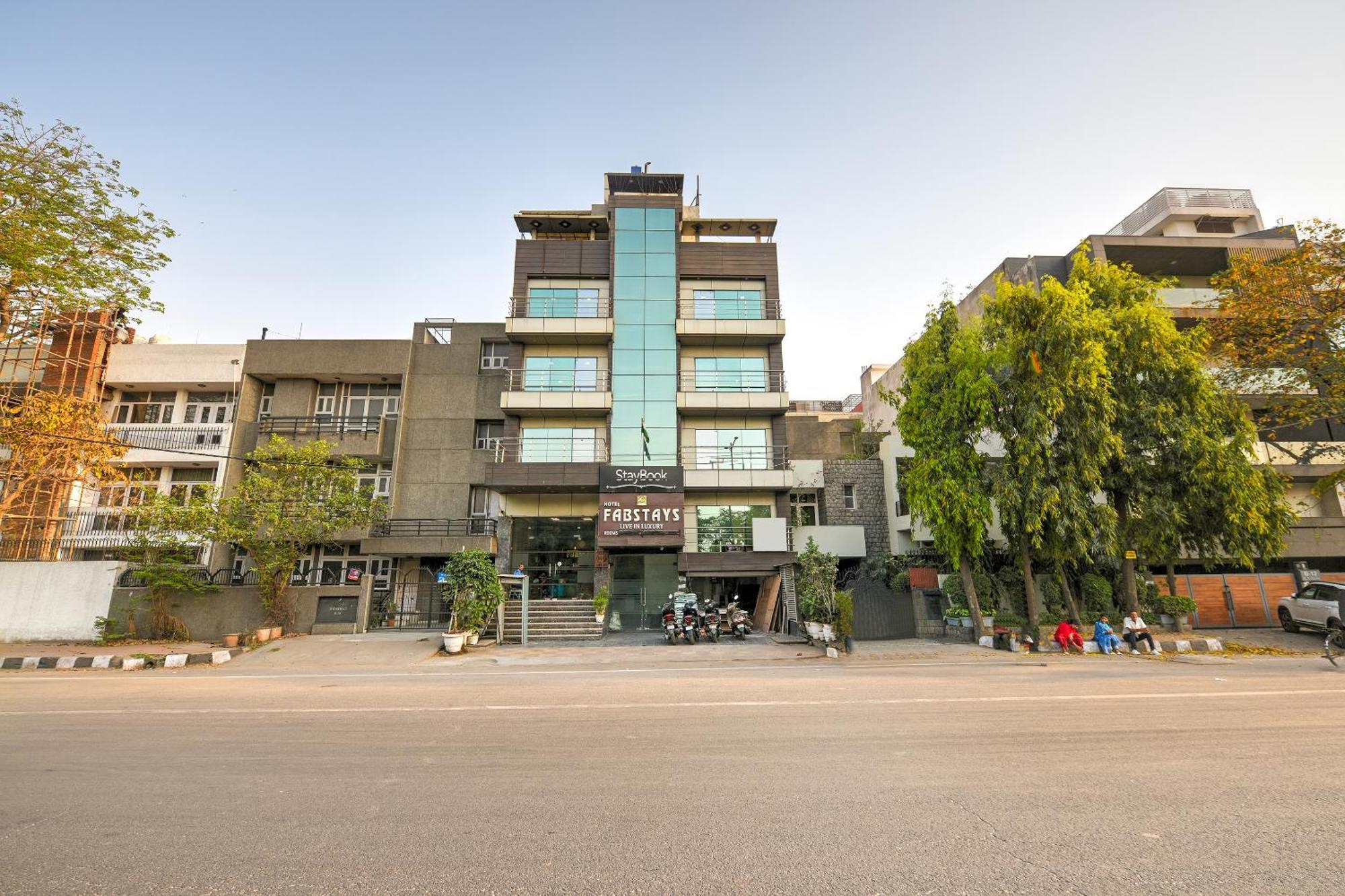 Staybook South Delhi Нью-Дели Экстерьер фото